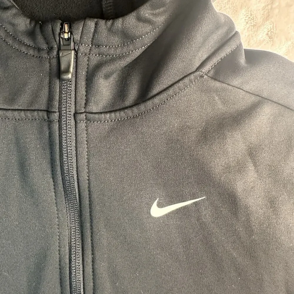 NIKE YOUTH MEDIUM BLACK THERMA-FIT FULL ZIP HOODIE EUC BACK TO SCHOOL SWOOSH